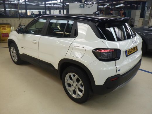 Jeep Avenger Altitude 54 kWh | Camera | Adaptive Cruise Controle | Stoelverwarming | Voorruit verwarming | Cli... ActivLease financial lease