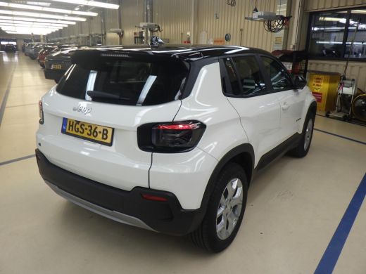 Jeep Avenger Altitude 54 kWh | Camera | Adaptive Cruise Controle | Stoelverwarming | Voorruit verwarming | Cli... ActivLease financial lease