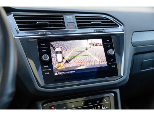 Volkswagen Tiguan 1.4 TSI eHybrid R-Line Business+ Pano / Trekhaak / Black / ActivLease financial lease