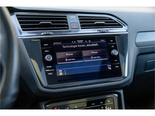 Volkswagen Tiguan 1.4 TSI eHybrid R-Line Business+ Pano / Trekhaak / Black / ActivLease financial lease
