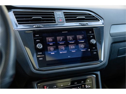 Volkswagen Tiguan 1.4 TSI eHybrid R-Line Business+ Pano / Trekhaak / Black / ActivLease financial lease