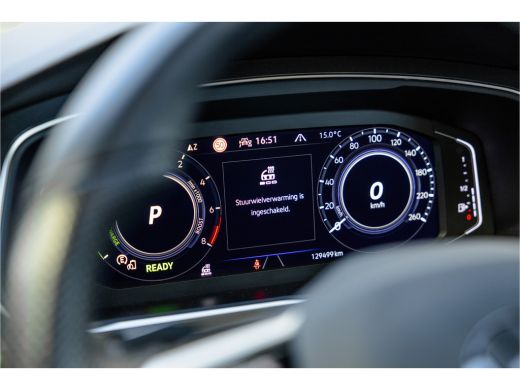 Volkswagen Tiguan 1.4 TSI eHybrid R-Line Business+ Pano / Trekhaak / Black / ActivLease financial lease