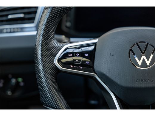 Volkswagen Tiguan 1.4 TSI eHybrid R-Line Business+ Pano / Trekhaak / Black / ActivLease financial lease