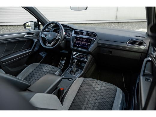 Volkswagen Tiguan 1.4 TSI eHybrid R-Line Business+ Pano / Trekhaak / Black / ActivLease financial lease