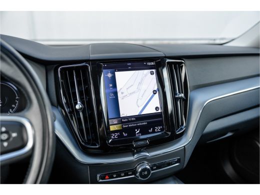 Volvo  XC60 2.0 Recharge T6 AWD Panorama / Stoelverwarming / Camera / ActivLease financial lease