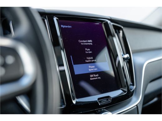 Volvo  XC60 2.0 Recharge T6 AWD Panorama / Stoelverwarming / Camera / ActivLease financial lease