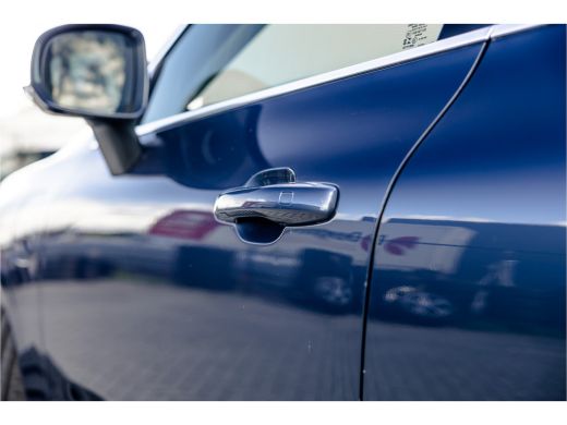Volvo  XC60 2.0 Recharge T6 AWD Panorama / Stoelverwarming / Camera / ActivLease financial lease