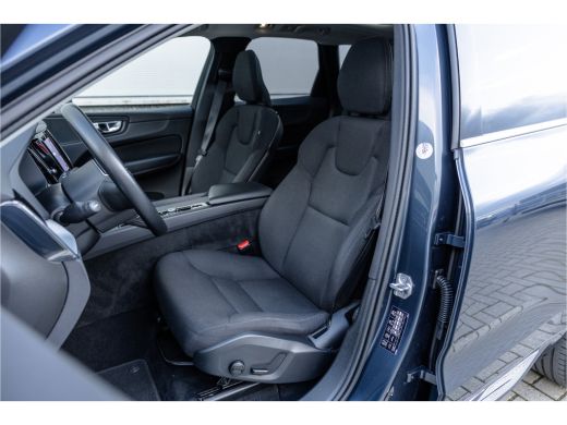 Volvo  XC60 2.0 Recharge T6 AWD Panorama / Stoelverwarming / Camera / ActivLease financial lease