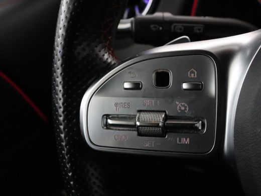 Mercedes-Benz EQB | SOH 94,7% | Panoramadak | Half leder | Memory | Stoelverwarming | Cruise control | Head-up | 36... ActivLease financial lease