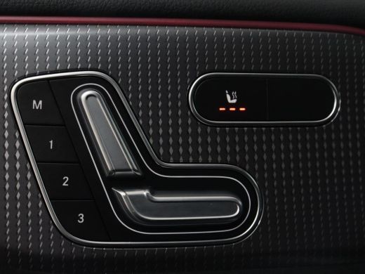 Mercedes-Benz EQB | SOH 94,7% | Panoramadak | Half leder | Memory | Stoelverwarming | Cruise control | Head-up | 36... ActivLease financial lease