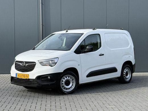 Opel Combo 1.5D 102 PK / L1H1 / 1e EIG. / TREKHAAK / BOTT INRICHTING / CAMERA / CARPLAY / AIRCO ActivLease financial lease
