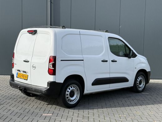 Opel Combo 1.5D 102 PK / L1H1 / 1e EIG. / TREKHAAK / BOTT INRICHTING / CAMERA / CARPLAY / AIRCO ActivLease financial lease
