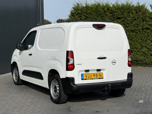 Opel Combo 1.5D 102 PK / L1H1 / 1e EIG. / TREKHAAK / BOTT INRICHTING / CAMERA / CARPLAY / AIRCO ActivLease financial lease