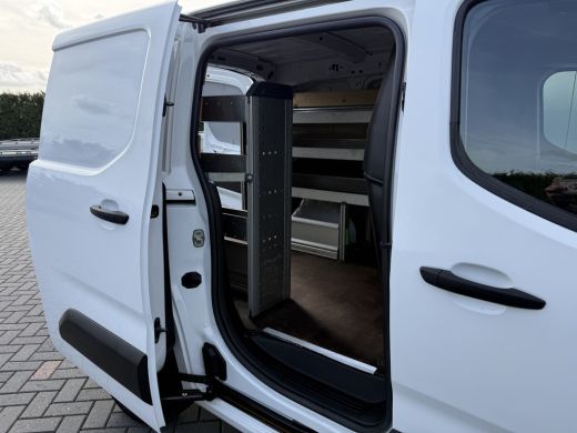 Opel Combo 1.5D 102 PK / L1H1 / 1e EIG. / TREKHAAK / BOTT INRICHTING / CAMERA / CARPLAY / AIRCO ActivLease financial lease