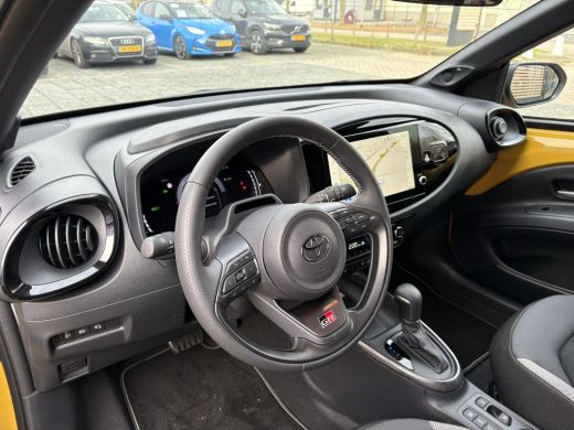 Toyota Aygo X Hybrid 115 GR Sport **/HYBRIDE/ KEYLESS/ STOELVERWARMING/ ADAPTIEF CRUISE CONTROL/ GARANTIE** ActivLease financial lease