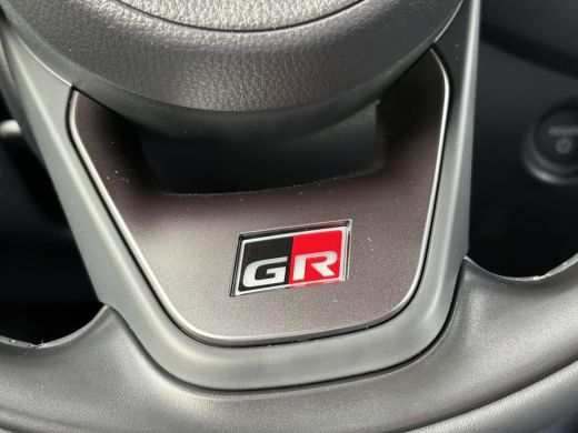 Toyota Aygo X Hybrid 115 GR Sport **/HYBRIDE/ KEYLESS/ STOELVERWARMING/ ADAPTIEF CRUISE CONTROL/ GARANTIE** ActivLease financial lease