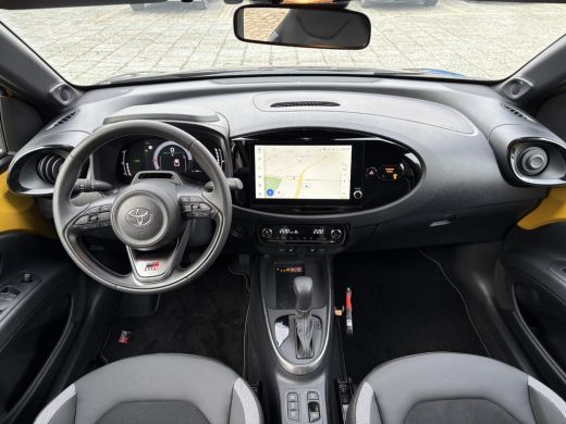 Toyota Aygo X Hybrid 115 GR Sport **/HYBRIDE/ KEYLESS/ STOELVERWARMING/ ADAPTIEF CRUISE CONTROL/ GARANTIE** ActivLease financial lease