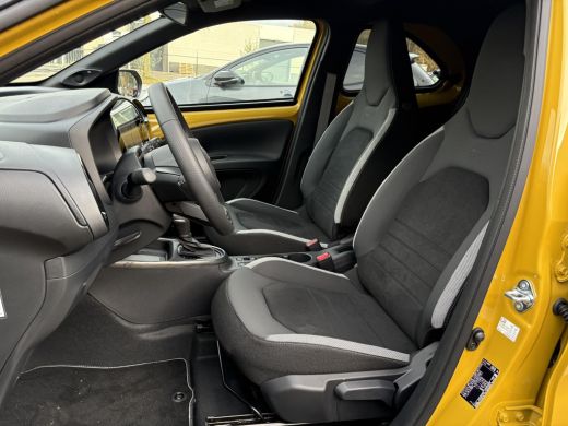 Toyota Aygo X Hybrid 115 GR Sport **/HYBRIDE/ KEYLESS/ STOELVERWARMING/ ADAPTIEF CRUISE CONTROL/ GARANTIE** ActivLease financial lease