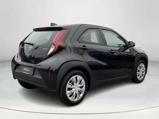Toyota Aygo X Hybrid 115 play **/HYBRIDE/ AUTOMAAT/ SNEL LEVERBAAR** ActivLease financial lease