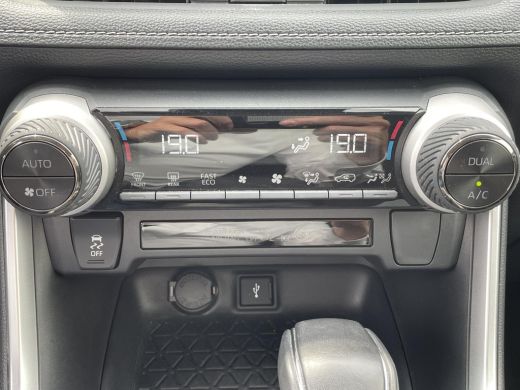 Toyota RAV4 2.5 Hybrid Dynamic **/TREKHAAK/ DODEHOEK DETECTIE/ KEYLESS** ActivLease financial lease