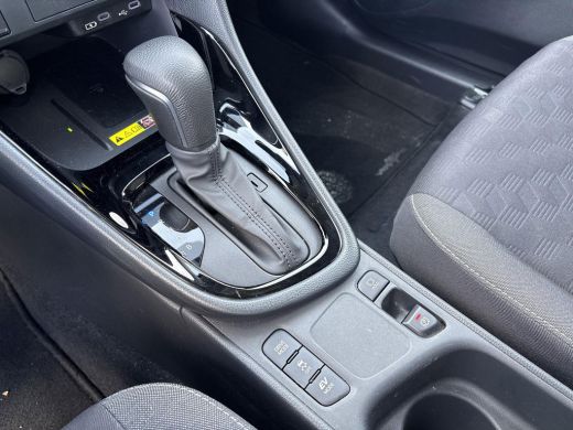 Toyota Yaris 1.5 Hybrid 115 Dynamic **DODEHOEK DETECTIE/ STOEL EN STUURVERWARMING/ KEYLESS** ActivLease financial lease