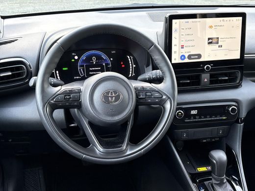 Toyota Yaris 1.5 Hybrid 115 Dynamic **DODEHOEK DETECTIE/ STOEL EN STUURVERWARMING/ KEYLESS** ActivLease financial lease