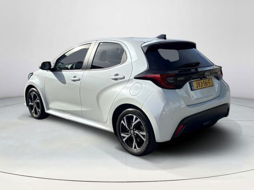 Toyota Yaris 1.5 Hybrid 115 Dynamic **DODEHOEK DETECTIE/ STOEL EN STUURVERWARMING/ KEYLESS** ActivLease financial lease