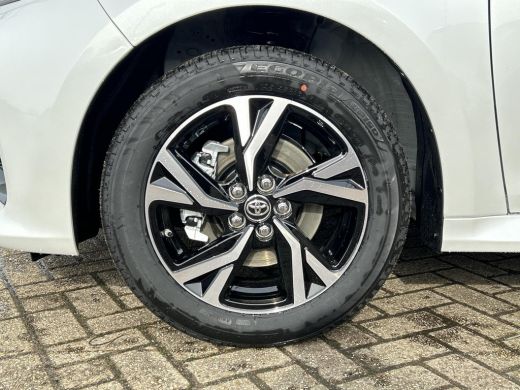 Toyota Yaris 1.5 Hybrid 115 Dynamic **/KEYLESS/ ADAPTIEF CRUISE CONTROL/ NAVIGATIE/ APPLE CARPLAY** ActivLease financial lease
