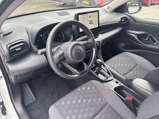 Toyota Yaris 1.5 Hybrid 115 Dynamic **PARKEERCAMERA/ ADAPTIEF CRUISE CONTROL/ KEYLESS** ActivLease financial lease