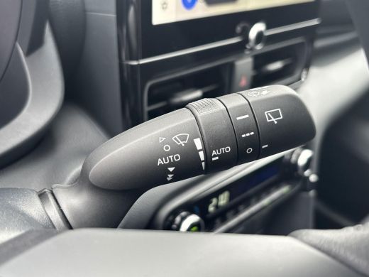 Toyota Yaris 1.5 Hybrid 115 Dynamic **PARKEERCAMERA/ ADAPTIEF CRUISE CONTROL/ KEYLESS** ActivLease financial lease