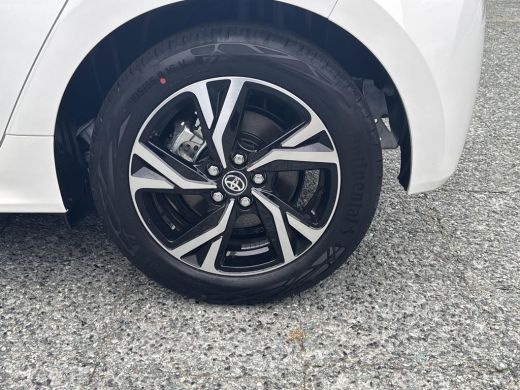 Toyota Yaris 1.5 Hybrid 115 Dynamic **PARKEERCAMERA/ ADAPTIEF CRUISE CONTROL/ KEYLESS** ActivLease financial lease