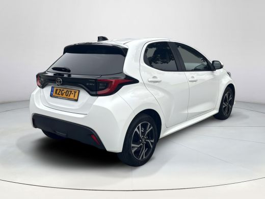 Toyota Yaris 1.5 Hybrid 115 Dynamic **PARKEERCAMERA/ ADAPTIEF CRUISE CONTROL/ KEYLESS** ActivLease financial lease