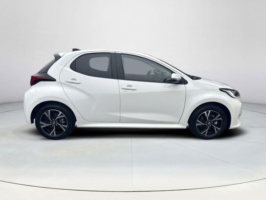 Toyota Yaris 1.5 Hybrid 115 Dynamic **PARKEERCAMERA/ ADAPTIEF CRUISE CONTROL/ KEYLESS** ActivLease financial lease