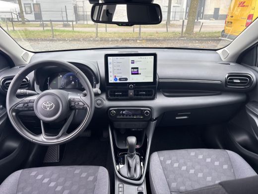 Toyota Yaris 1.5 Hybrid 115 Dynamic **PARKEERCAMERA/ ADAPTIEF CRUISE CONTROL/ KEYLESS** ActivLease financial lease