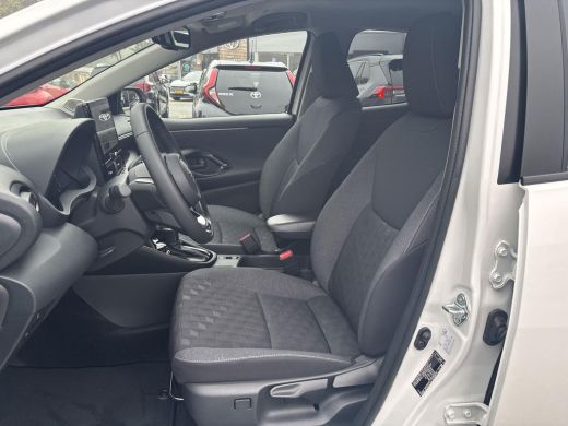 Toyota Yaris 1.5 Hybrid 115 Dynamic **PARKEERCAMERA/ ADAPTIEF CRUISE CONTROL/ KEYLESS** ActivLease financial lease