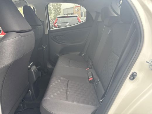 Toyota Yaris 1.5 Hybrid 115 Dynamic **PARKEERCAMERA/ ADAPTIEF CRUISE CONTROL/ KEYLESS** ActivLease financial lease
