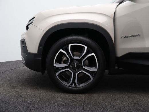 Jeep Avenger 1.2 e-Hybrid Summit | Automaat | Carplay | Camera | Adaptieve cruise | Navi | Clima | 18" LMV | ActivLease financial lease