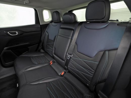Jeep Compass 4xe 240 Plug-in Hybrid Electric Trailhawk 240Pk Automaat (VIRTUAL COCKPIT, APPLE CARPLAY, GROOT N... ActivLease financial lease