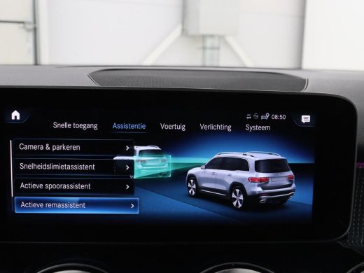 Mercedes-Benz GLB | Half leder | Stoelverwarming | Cruise control | Trekhaak | Camera | Park assist | Sfeerverlicht... ActivLease financial lease