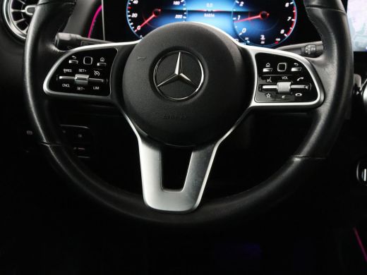 Mercedes-Benz GLB | Half leder | Stoelverwarming | Cruise control | Trekhaak | Camera | Park assist | Sfeerverlicht... ActivLease financial lease
