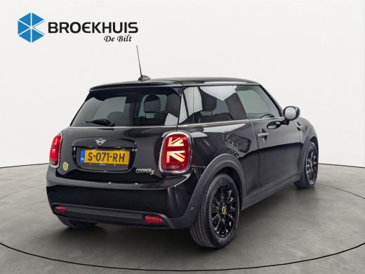 Mini Electric Yours 33 kWh | NL-AUTO! | 1E EIGENAAR! | SOH 98%! | PANODAK | CAMERA | STOELVERWARMING | CRUISE |... ActivLease financial lease