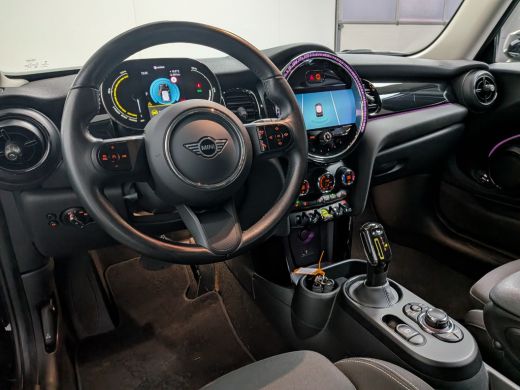 Mini Electric Yours 33 kWh | NL-AUTO! | 1E EIGENAAR! | SOH 98%! | PANODAK | CAMERA | STOELVERWARMING | CRUISE |... ActivLease financial lease
