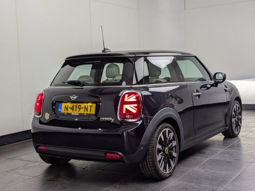 Mini Electric Yours 33 kWh | Pano | SOH 100% | Leder | Stoelverwarming | HUD ActivLease financial lease
