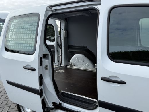 Renault Kangoo 1.5 dCi / L1H1 / 1e EIG. / AIRCO / CRUISE / NAVI / TREKHAAK / DAKDRAGERS ActivLease financial lease