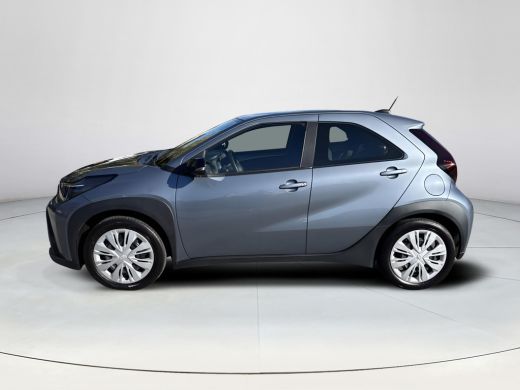 Toyota Aygo X Hybrid 115 play | Apple CarPlay/Android auto | Achteruitrijcamera ActivLease financial lease