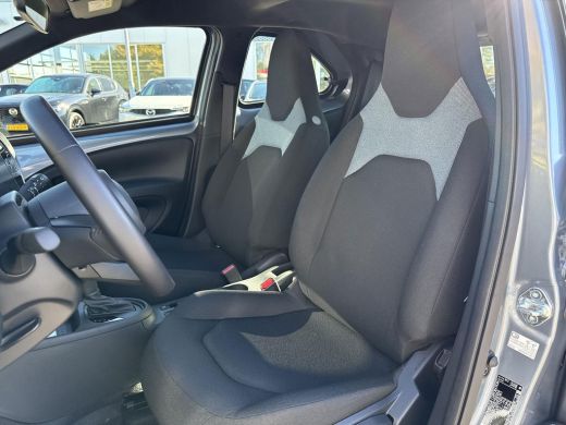 Toyota Aygo X Hybrid 115 play | Apple CarPlay/Android auto | Achteruitrijcamera ActivLease financial lease
