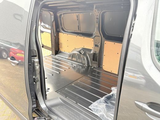 Toyota ProAce Navigator Extra Range Long L2 75 kWh **/NIEUWE BUS/ NAVIGATIE/ DIRECT LEVERBAAR/ 3 ZITPLAATSEN** ActivLease financial lease