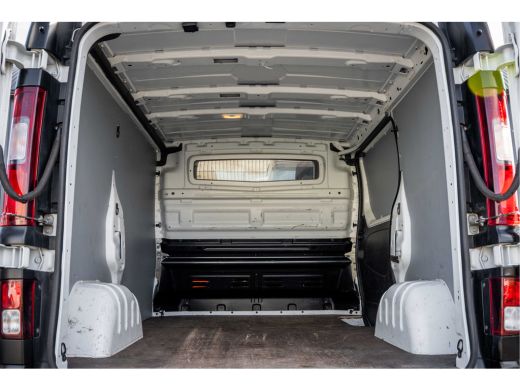 Renault Trafic 1.6 dCi 95 L1H1 | Cruise | Navi | Airco | Trekhaak | Imperiaal ActivLease financial lease