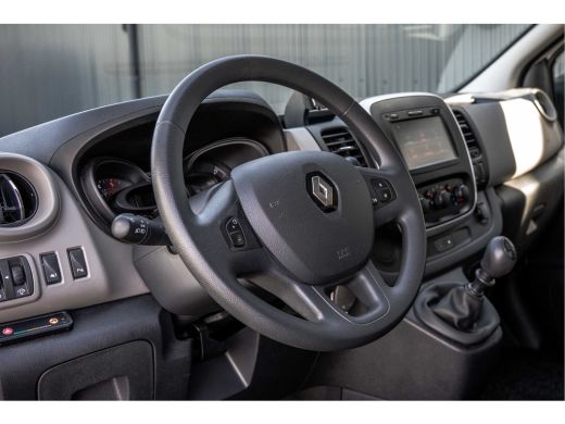 Renault Trafic 1.6 dCi 95 L1H1 | Cruise | Navi | Airco | Trekhaak | Imperiaal ActivLease financial lease