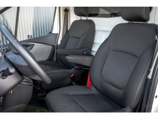 Renault Trafic 1.6 dCi 95 L1H1 | Cruise | Navi | Airco | Trekhaak | Imperiaal ActivLease financial lease